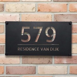 Gepersonaliseerd RVS naambordje voordeur met zwarte poedercoating