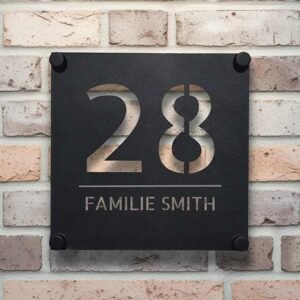 Gepersonaliseerd RVS naambordje voordeur met zwarte poedercoating